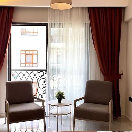 Luxury In The Cordonn Center Apartment